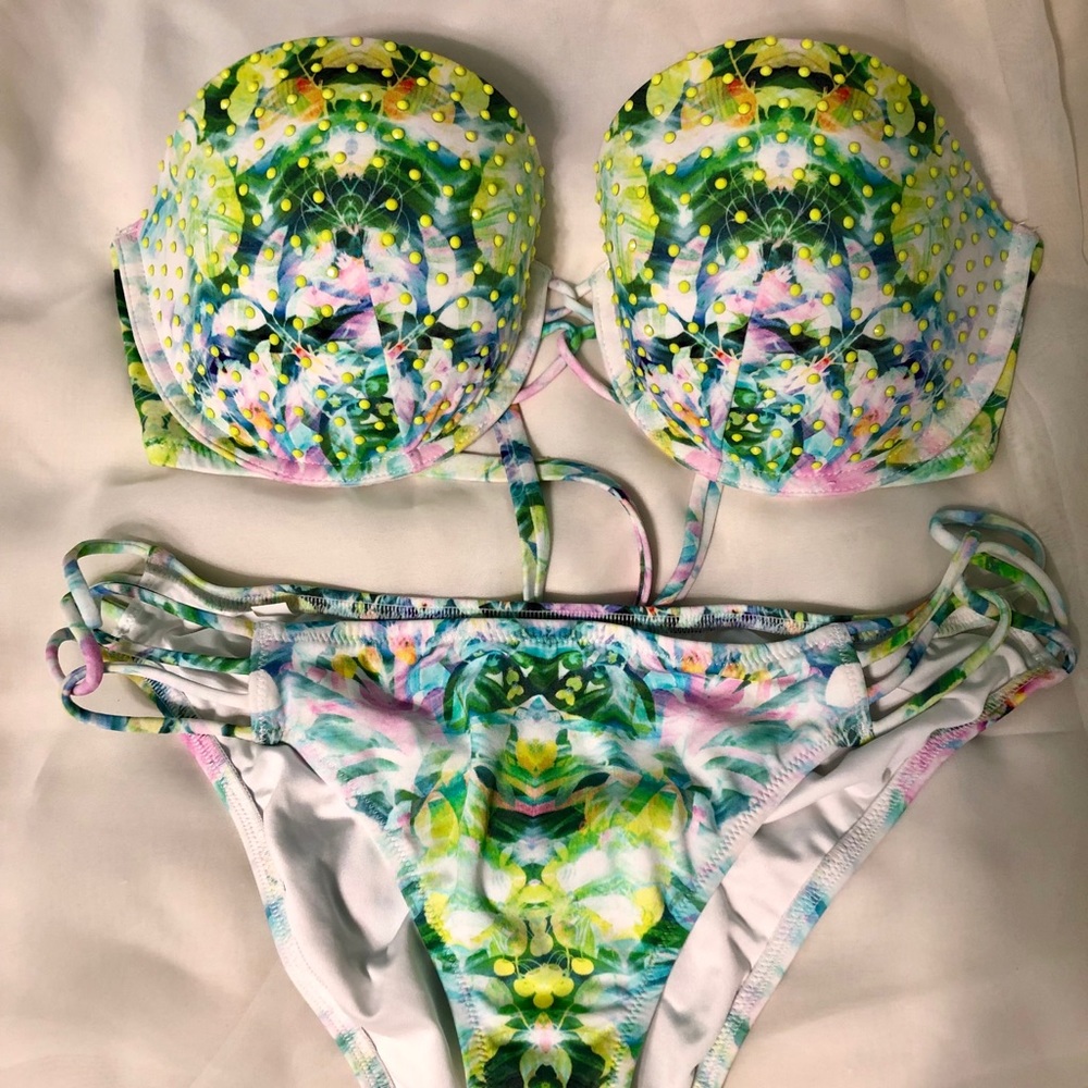 Never worn Victoria’s Secret swimsuit